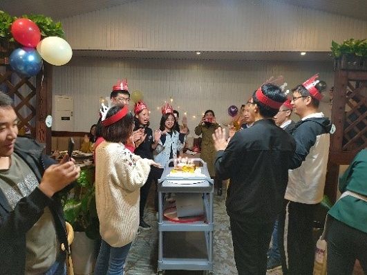 “與國(guó)同慶，逐夢(mèng)朝陽” ——生物技術(shù)研究院?jiǎn)T工生日會(huì)